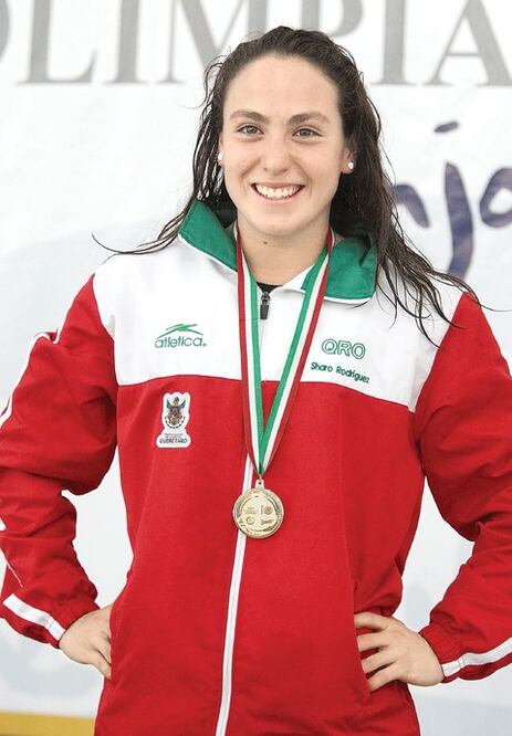 Brilla queretana en la natación