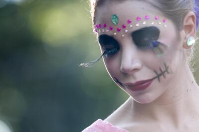 Disfrutan familias gran pasarela de catrinas