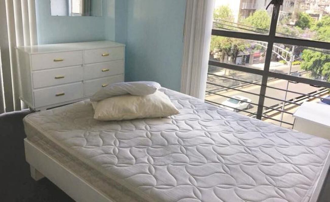 El edificio de la calle Illinois 49, en la colonia Ciudad de los Deportes, en la delegación Benito Juárez, es uno de los inmuebles en los que se rescataron a 18 mujeres víctimas de trata de personas en su modalidad de explotación. Foto: JUAN CARLOS REYES.