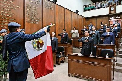 Celebran cambio a la Constitución estatal