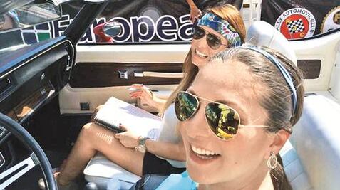 Famosos presumen sus autos y a México