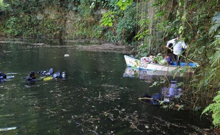 Sacan 400 kilos de basura de un cenote en Yucatán