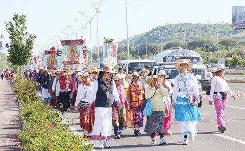 Fieles de Guanajuato a “La Pere”