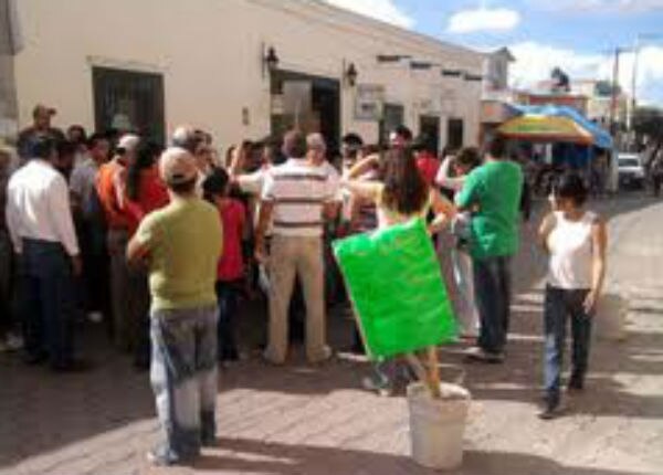 Trabajadores se manifiestan