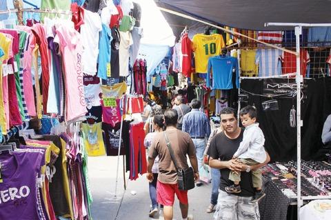 Tianguistas aseguran que fueron ignorados para el Buen Fin