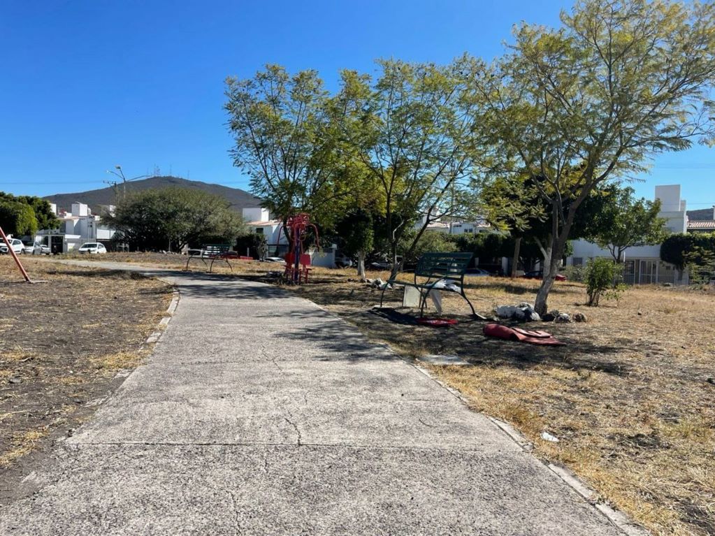 Vecinos rechazan construcción de cancha en Misión Mariana. Foto: Domingo Valdez