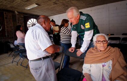Enrique Vega se compromete a crear nuevas vialidades
