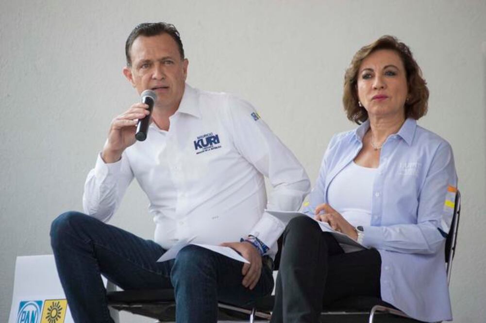 Con la ausencia de los candidatos de Nueva Alianza, se llevó a cabo el foro de aspirantes al Senado de la República en la Universidad del Valle de México (UVM) campus Querétaro. En la imagen, Kuri y Murguía (MITZI OLVERA. EL UNIVERSAL)