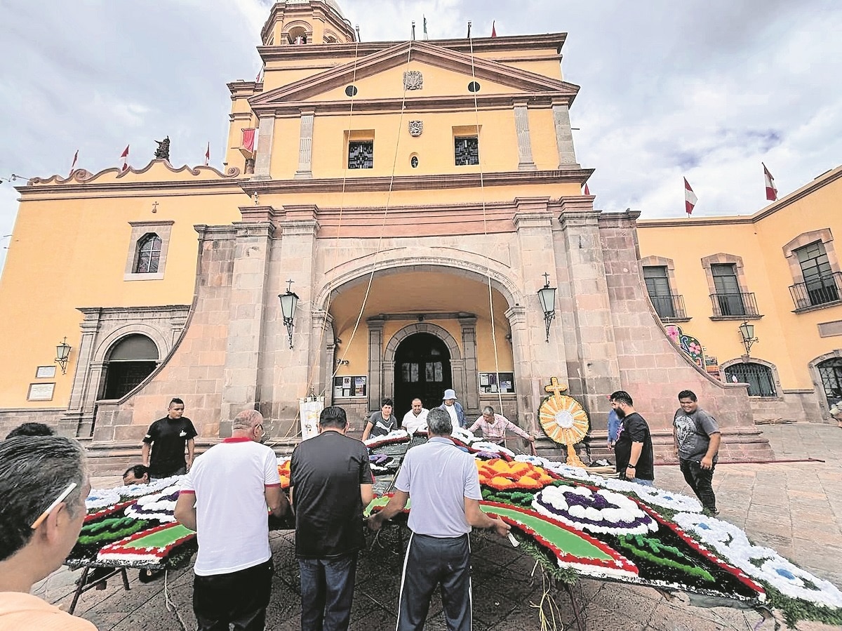 Fervor, colores, sabores y música brillan en La Cruz