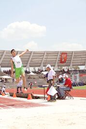 Irvin Basoria comparte podio con Luis Rivera