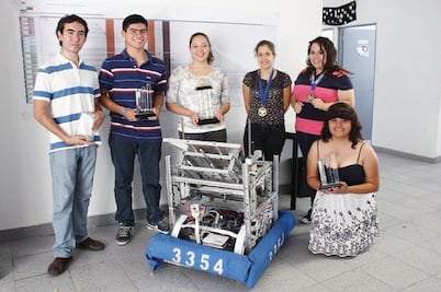 Ganan concurso de robótica en EU
