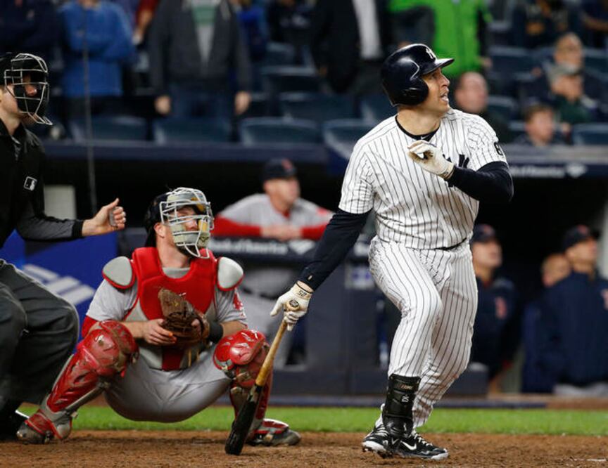Mark Teixeira pegó un jonrón con la casa llena para los Yankees (KATHY WILLENS. AP)