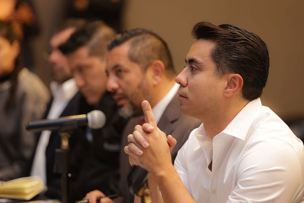 Felifer Macías confirma acuerdo con artesanos. Foto: Especial