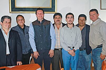 Avalan a 5 candidatos independientes