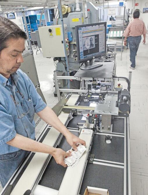 Destruye IFE local 24 mil credenciales