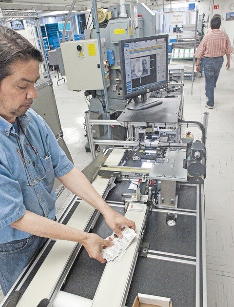 Destruye IFE local 24 mil credenciales