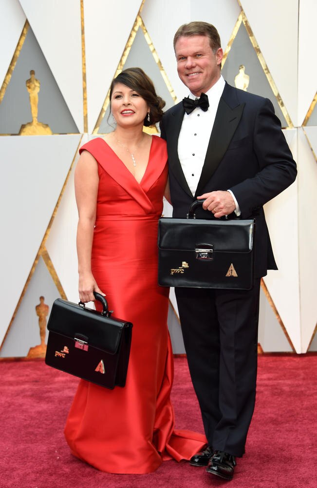 Amenazan a responsables del error en los Oscar