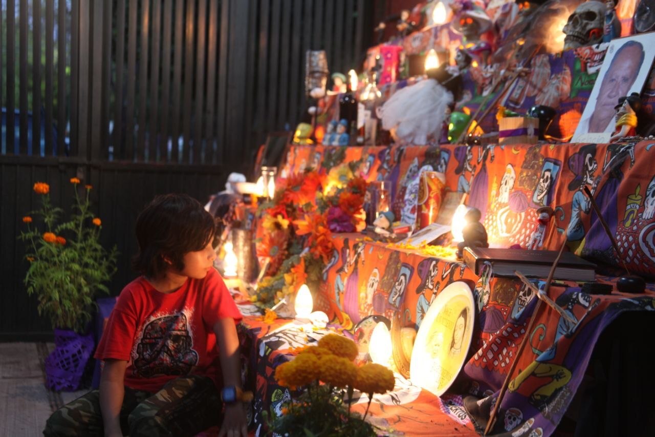 Honran a sus muertos desde hace 26 años