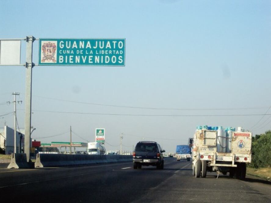 Por la falta de servicios viajan