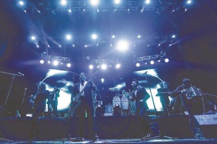 Los Ángeles Azules ponen a bailar al estadio Corregidora