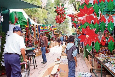Autorizan venta en vía pública sólo durante época navideña