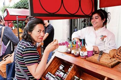 Festejan aniversario del Mercadito 