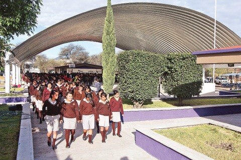 Alcalde interino resalta el compromiso con la educación