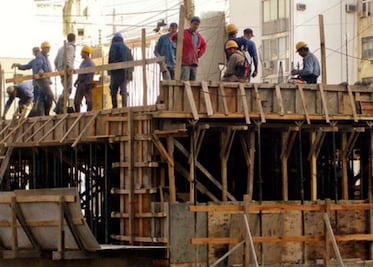 Ven lento avance en la construcción