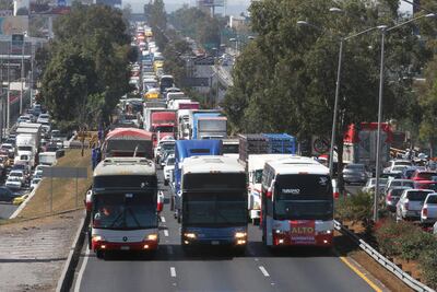 Alzan plumas de casetas para protestar