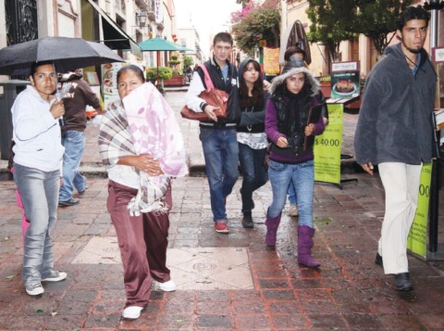 Pronostican frío y lluvias