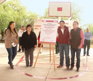 Entregan en Colón arcotecho escolar