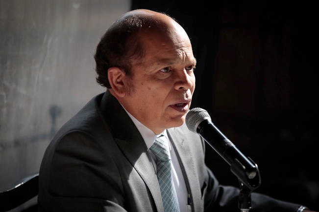 El diputado Jesús Llamas señala que su licencia para ausentarse un año del cargo como dirigente estatal de la CTM venció el pasado 13 de octubre (VICTOR PICHARDO. EL UNIVERSAL)