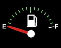 ¿Cuántos kilómetros se recorren en carretera con reserva de gasolina?