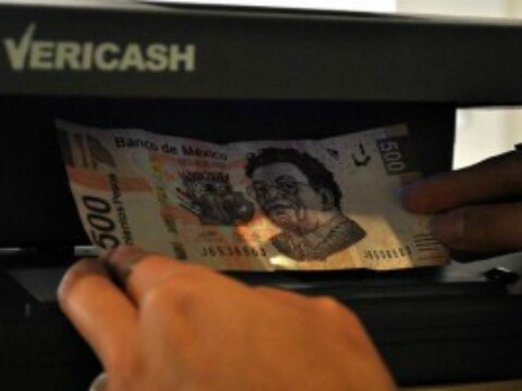 Protestan por alza a sueldos de gobierno