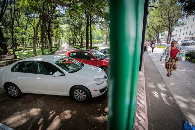 El 15 de marzo comienza a operar el sistema de parquímetros. (DEMIAN CHÁVEZ. EL UNIVERSAL)