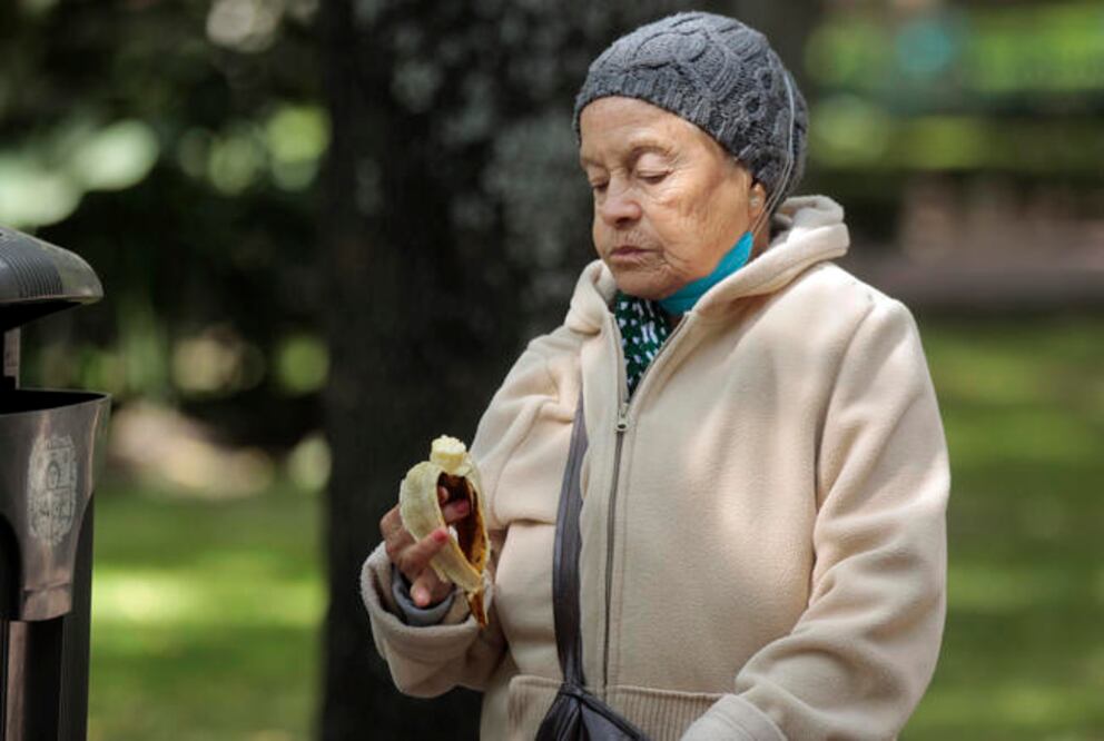 Se invierte pirámide poblacional Al invertirse la pirámide de la población, aumenta el número de adultos mayores (ARCHIVO. EL UNIVERSAL)