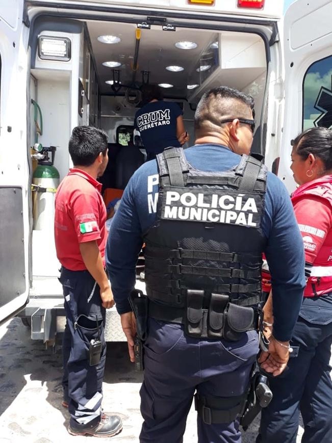 Carretera se transforma en una sala de parto