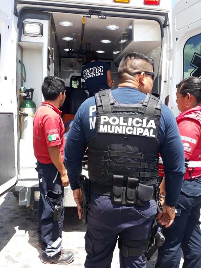 Carretera se transforma en una sala de parto