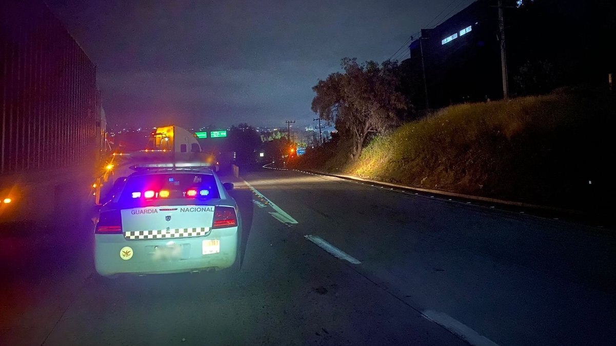 Autopista México-Querétaro cerrada por derrame de combustible 