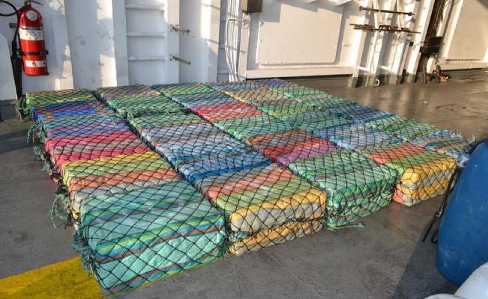 Marina asegura casi una tonelada de cocaína en Guerrero