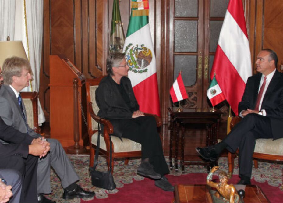 Visitan funcionarios de Austria la entidad