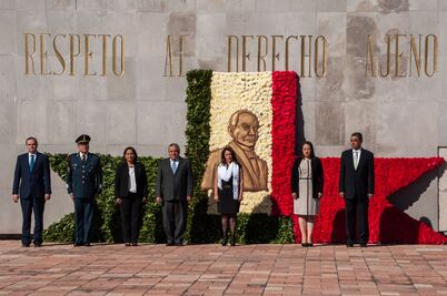 Conmemoran el 211 natalicio de Benito Juárez