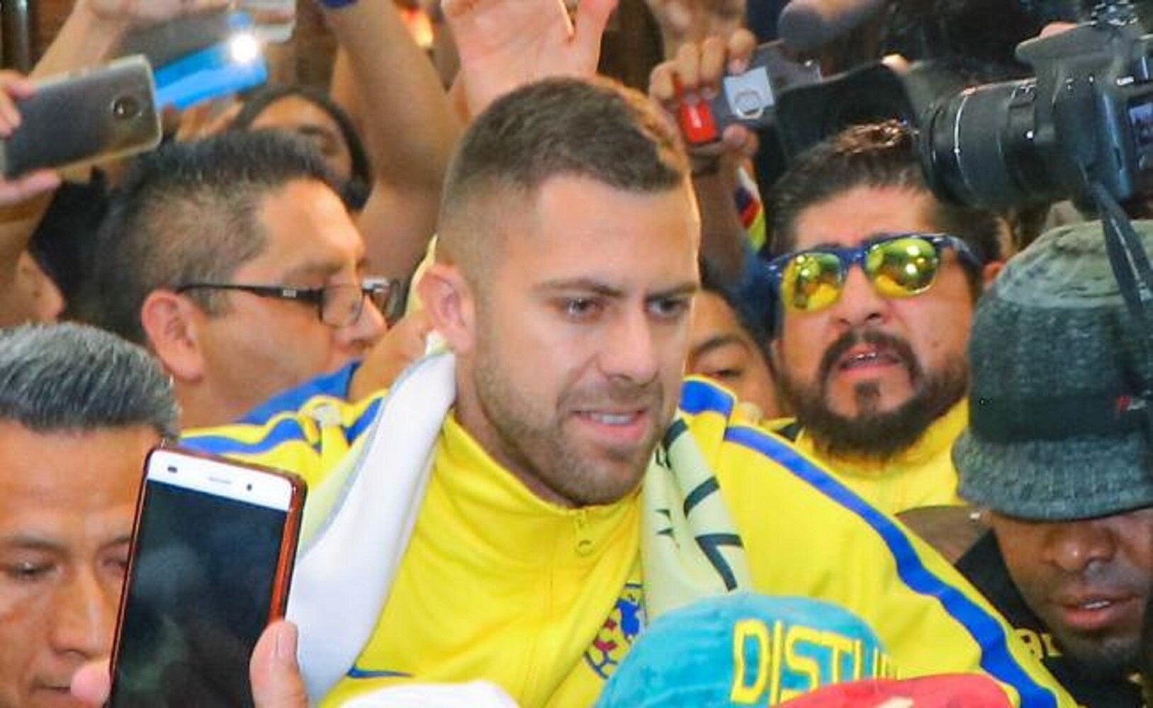 El idioma, un problema para Ménez... por ahora