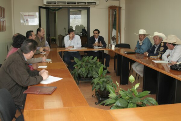 Apoyos a productores de Amealco