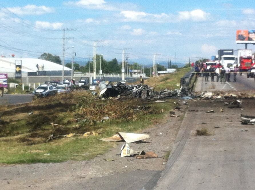 Cae avioneta en la Mex-Qro
