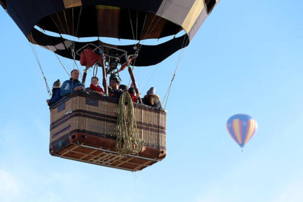 Viven la magia de volar en globo