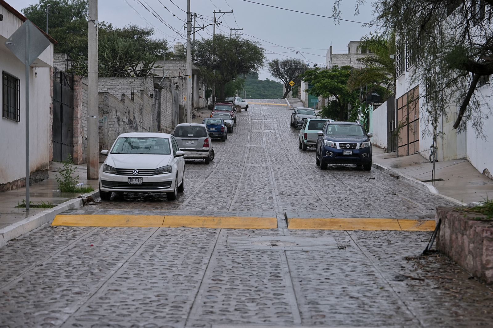 Felifer Macías y Mauricio Kuri entregan rehabilitación integral de calles en Epigmenio González