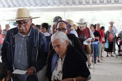 Adelantarán entrega de apoyos a los adultos mayores