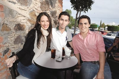 Conviven los universitarios