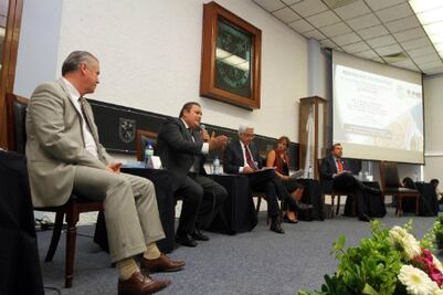 Rinden informe diputados federales